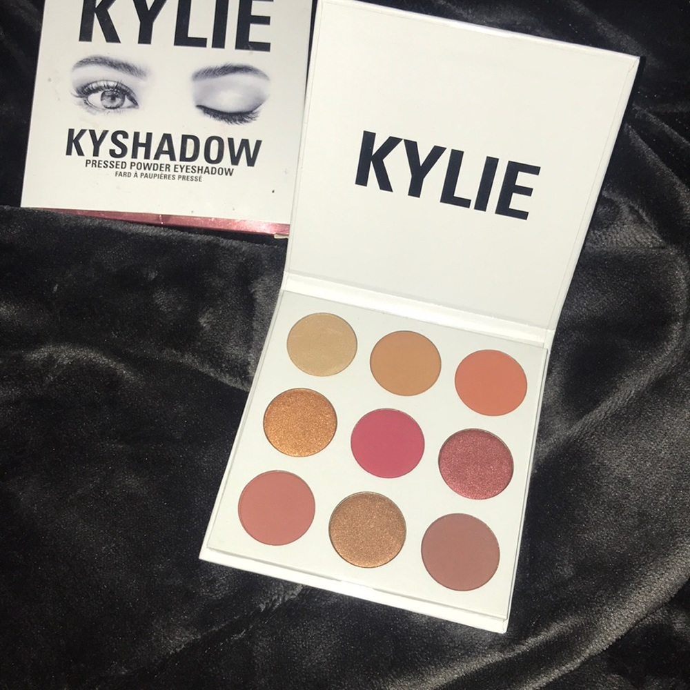 KYLIE KYSHADOW BURGUNDY PALETTE